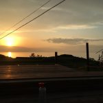 ウッドデッキからの夕陽の写真
